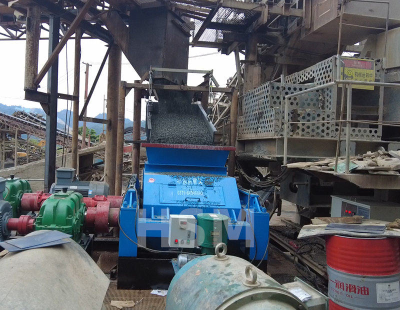 1000x800對(duì)輥機(jī) 1000x800對(duì)輥機(jī)